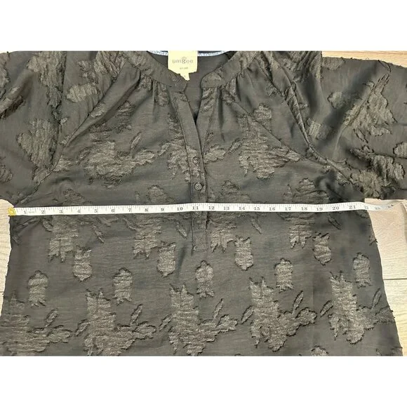 Umgee Solid Color Floral Burnout Top in Black Small - Picture 10 of 12